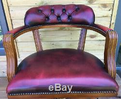 Antique Style RING MEKANIKK NORWAY Studded Leather Chesterfield Captains Chair