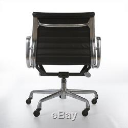Black Herman Miller Original Eames Leather EA335 Office Aluminium Group Chair