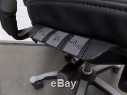 Black Leather RH Logic 400 Bevakning Operators Chair