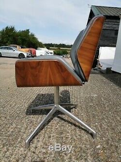 Boss Design Kruze Swivel chairs Wood Frame Grey Leather Seat Excellent Condition