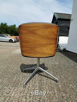 Boss Design Kruze Swivel chairs Wood Frame Grey Leather Seat Excellent Condition