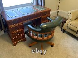 Captains Chair In Green Leather Luxury office chair