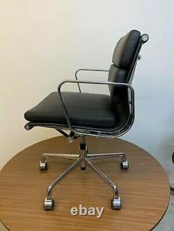 Charles Eames Softpad office chair