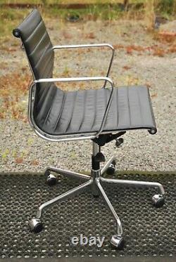 Charles Eames Vitra Black Leather Task Chair Ea117 Office Home Collect Le8