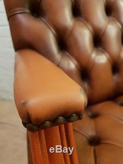 Classic Chesterfield Leather Vintage Captains Swivel Chair Excellent