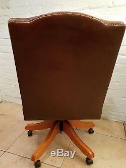 Classic Chesterfield Leather Vintage Captains Swivel Chair Excellent