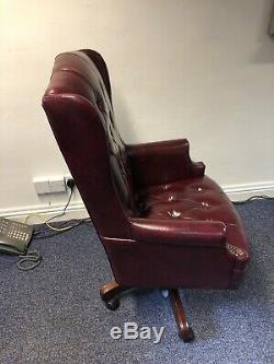 EX COND- CHESTERFIELD CAPTAINS DIRECTORS OFFICE CHAIR IN Red