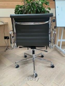 Eames 2x office chairs, great condition, replica