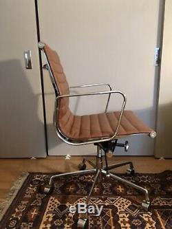 Eames Office Chair EA117 Reproduction Excellent Condition, Brown Leather RRP£531