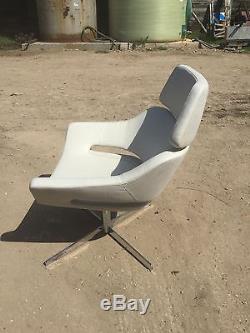 Hitch Mylius hm 85h Highback Armchair In Ivory Leather and Wool