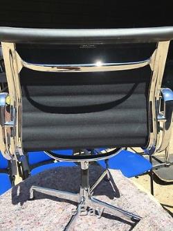 Original Vitra Charles & Ray Eames Ea 108 Leather ribbed chair in chrome