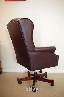 Preowned chesterfield real leather office chair brown great condition elegant