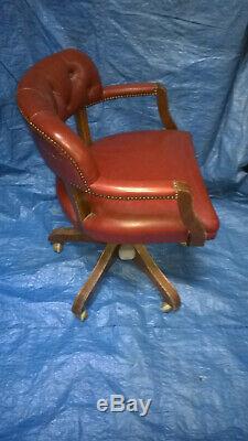Red Leather Office Chair. Antique style. Adjustable height. Used condition