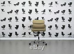 Refurbished Vitra Charles Eames EA217Conference chair aluminuim frame bei