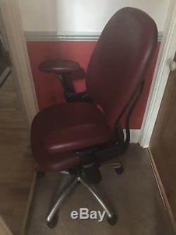 Steelcase leap Chair V2 in leather Burgundy