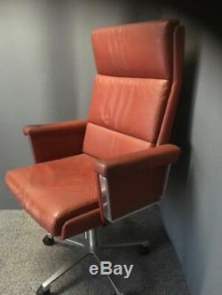 Used Vintage 1980's Swivelling Adjustable Directors Leather Chair Tan