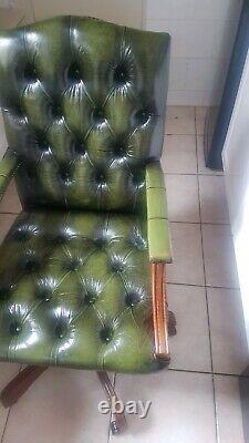 VGC Vintage Chesterfield style Antique Green Captain Leather Office Dirctr Chair