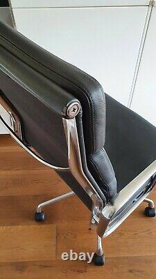 Vitra EA219 Eames grey leather Softpad ergonomic chair for luxury home office